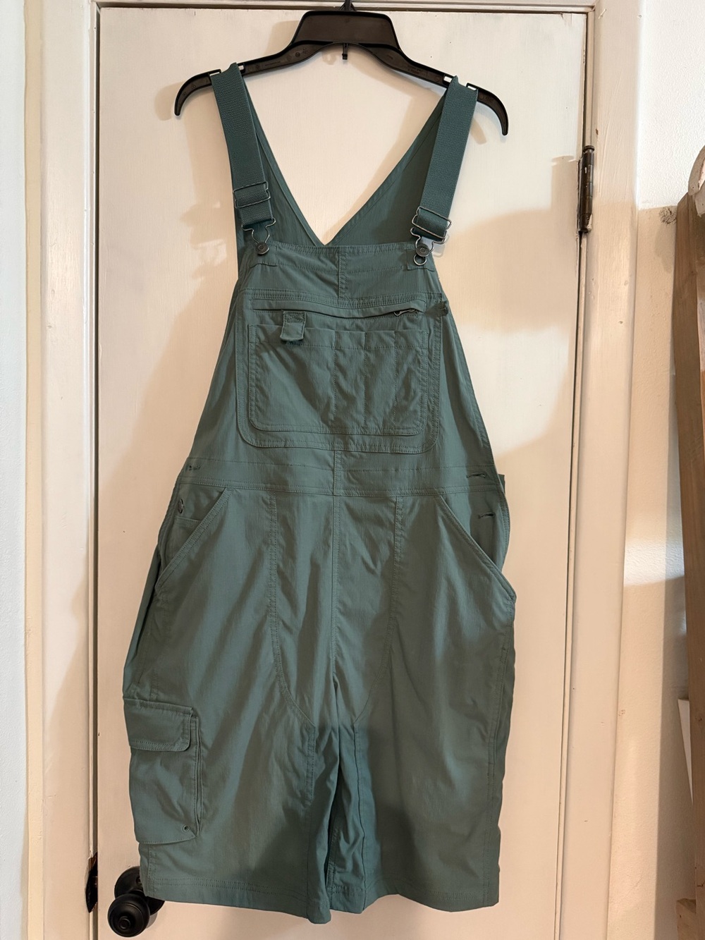 Duluth overalls shorts-women’s medium